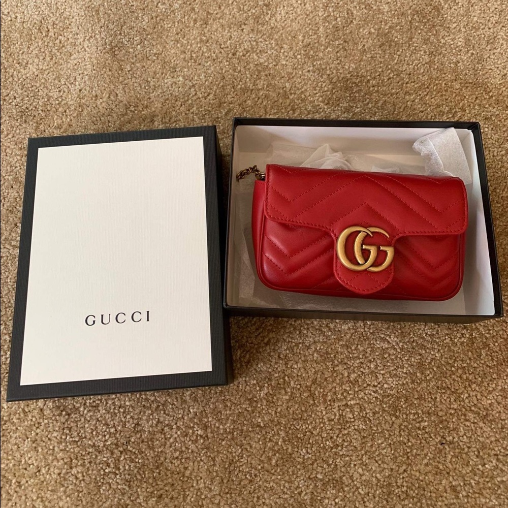 Gucci Marmont matelassé leather super mini